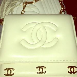 Used**Real Authentic White Small CHANEL Purse